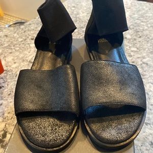 NIB NWOT Eileen Fisher - Sign MS in black metallic suede. 9M